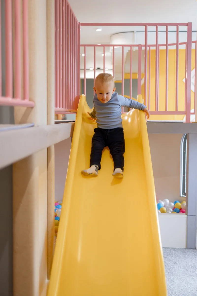 Фото 4: Glacier Kids Space: майстер-класи, кіно та тематичні дні · Освітньо-розважальний простір для дітей 1–17 років — Glacier Kids Space, Буковель