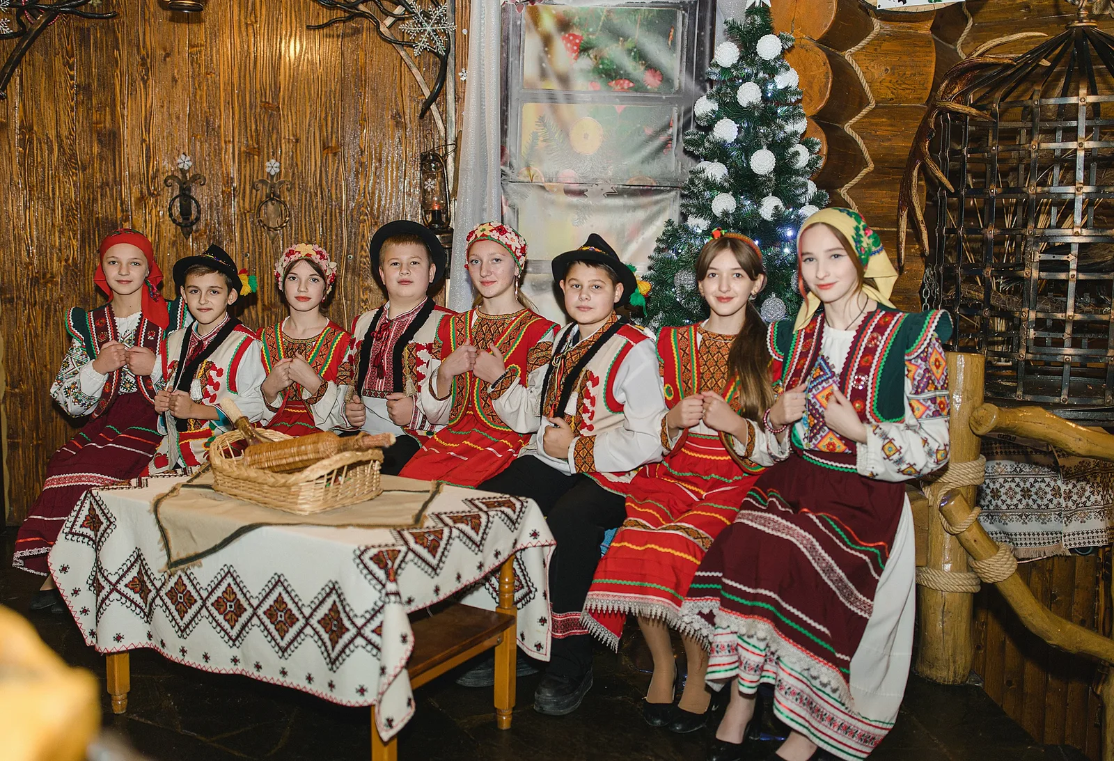 Photo 4: Transcarpathian folk evening (vechornytsi) excursion · Theatrical performance, Transcarpathian cuisine and an arkan dance workshop — Koliba Opryshkiv, Nyzhnie Selyshche village (Khust area); departure from Apartel Shayan, Shayan