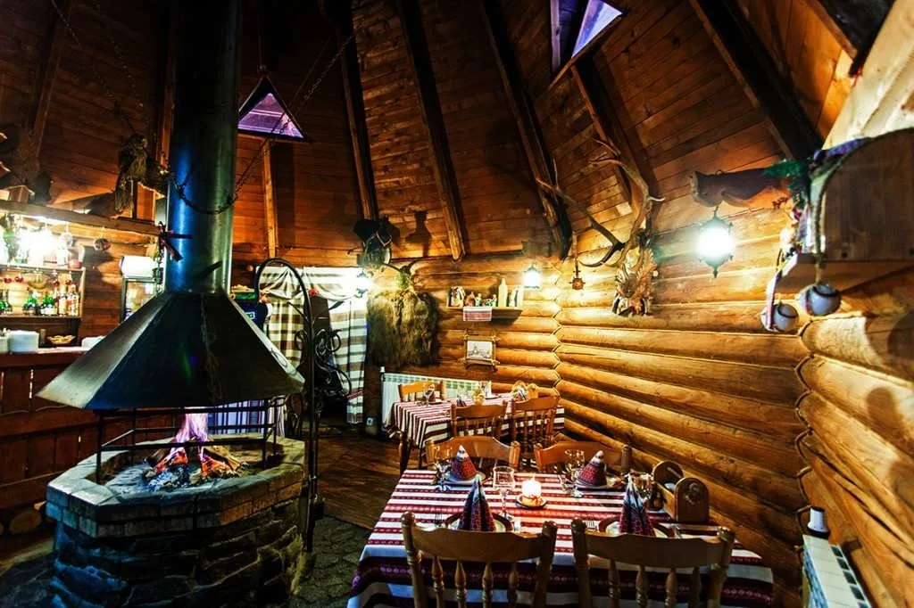 Photo 5: Transcarpathian folk evening (vechornytsi) excursion · Theatrical performance, Transcarpathian cuisine and an arkan dance workshop — Koliba Opryshkiv, Nyzhnie Selyshche village (Khust area); departure from Apartel Shayan, Shayan