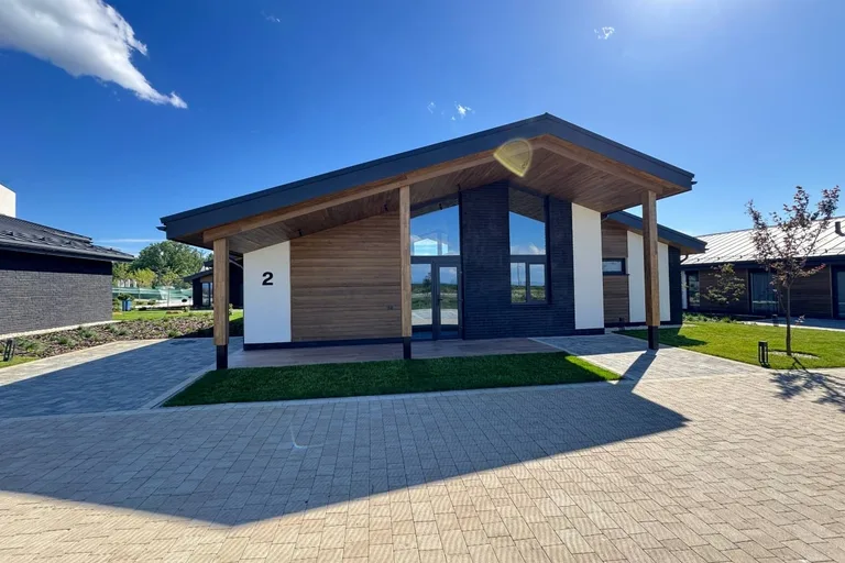 Cottage — Apartel Kosyno Family Resort (photo 1)