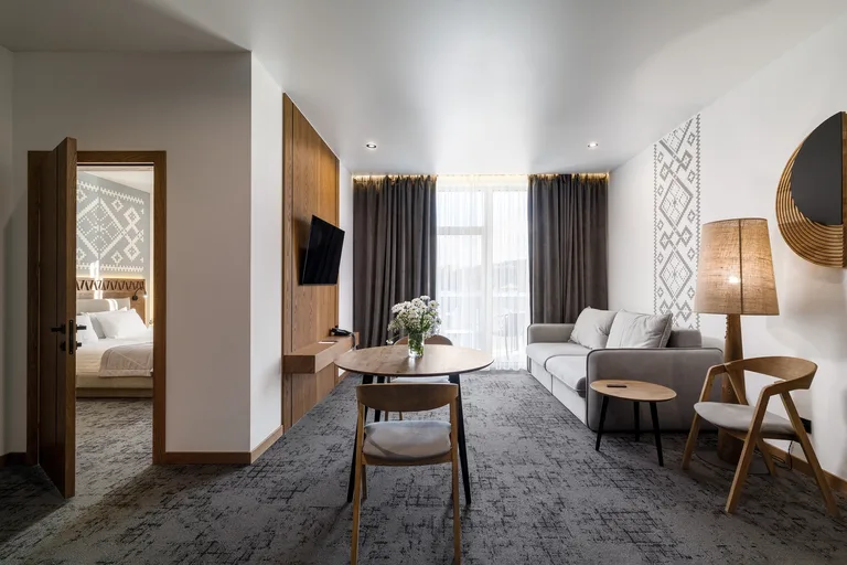 Deluxe with Bathtub — Apartel Kosyno Family Resort (photo 1)