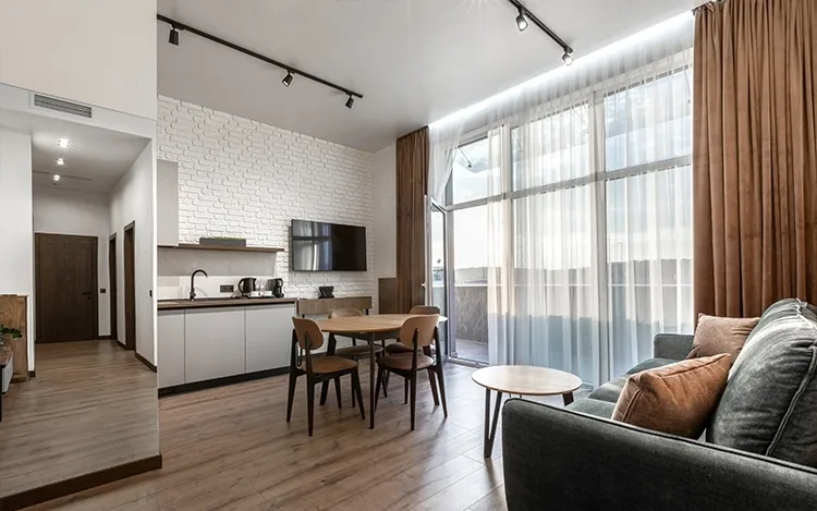 Deluxe — Apartel Uzhhorod Hotel & SPA (photo 1)