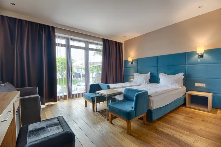 Напівлюкс із виходом на терасу — F&B SPA Resort (фото 1)