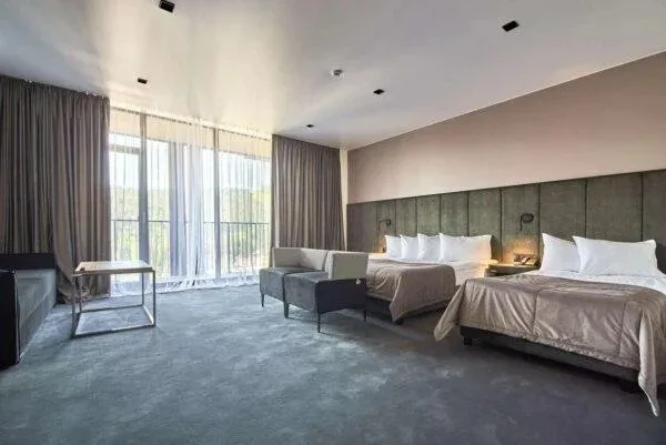 Напівлюкс сімейний тримістний — Fomich Residence (фото 1)