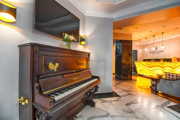 Історичний готель Grand Hotel Roxolana у центрі Івано-Франківська, фото 7 fomich.ua