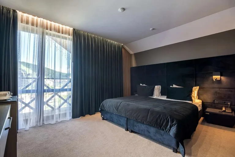Стандарт покращений з видом на гори — MK Resort (фото 1)