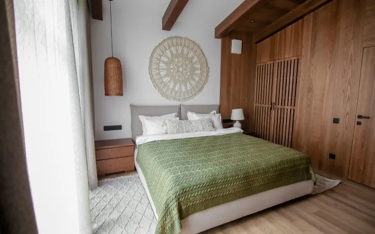 Шале для 2х осіб з 1 спальною кімнатою та вітальнею — Riverwood Relax SPA (фото 1)