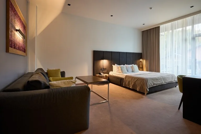 Junior Suite — Twins Hotel & Spa (photo 1)